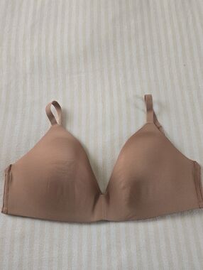 SKIMS Wireless Form Lightly Lined Bra Size:32H (32DDDDD) Sienna